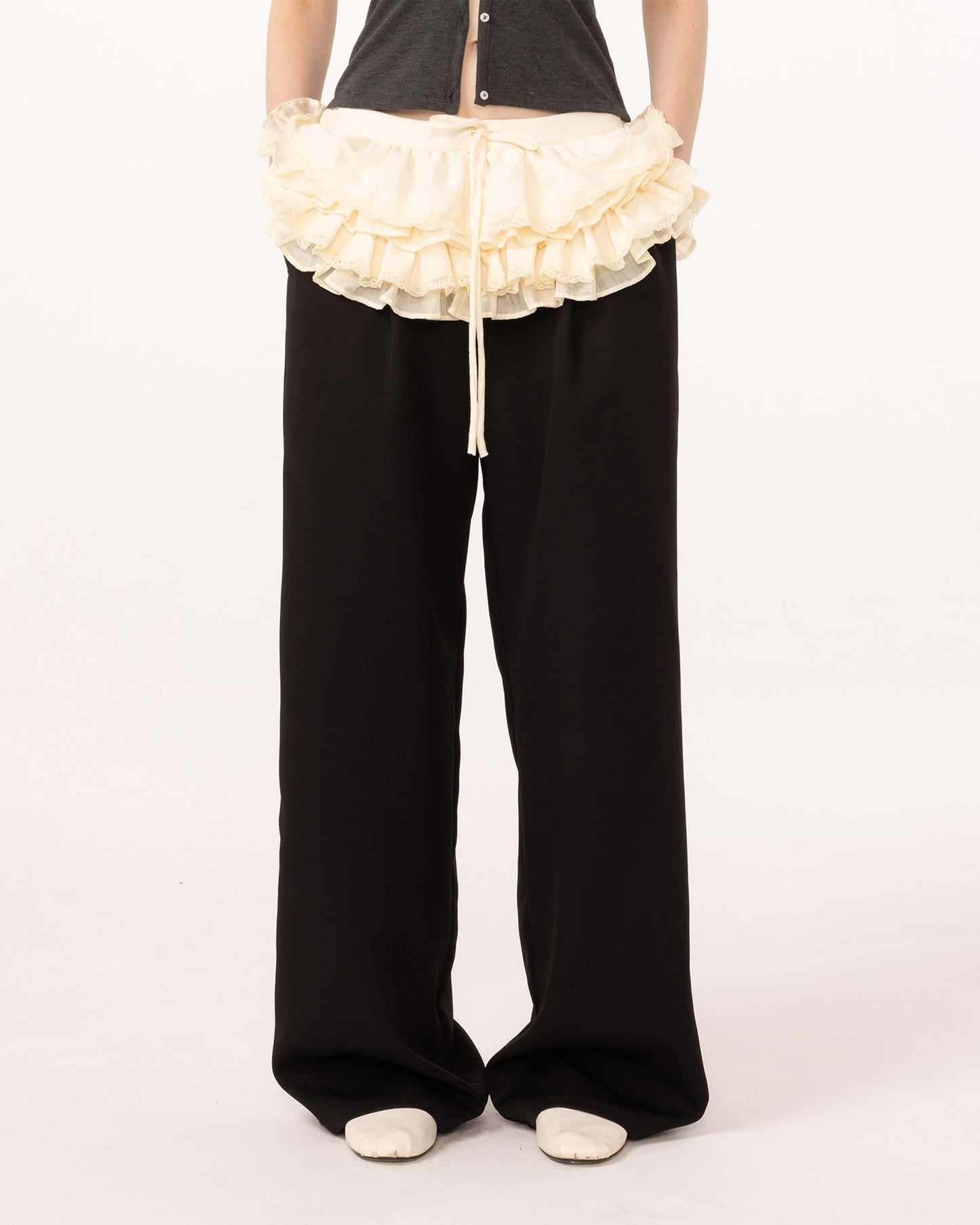 BLACK RUFFLE PANTS